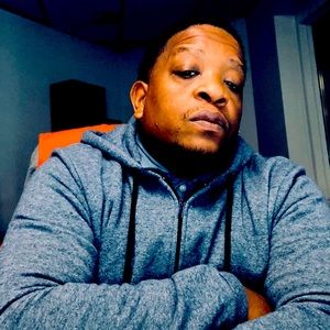 Meet your Posher, DMza